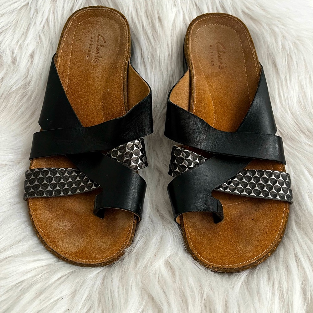 Clark’s Toe Ring Sandals
